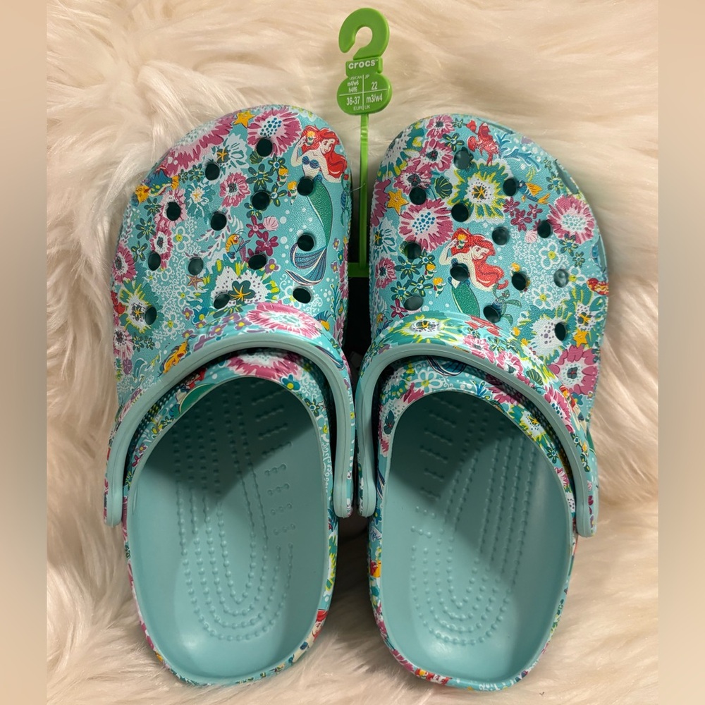 Crocs Classic Disney Vera Bradley Little Mermaid Clog NWT Size 6
